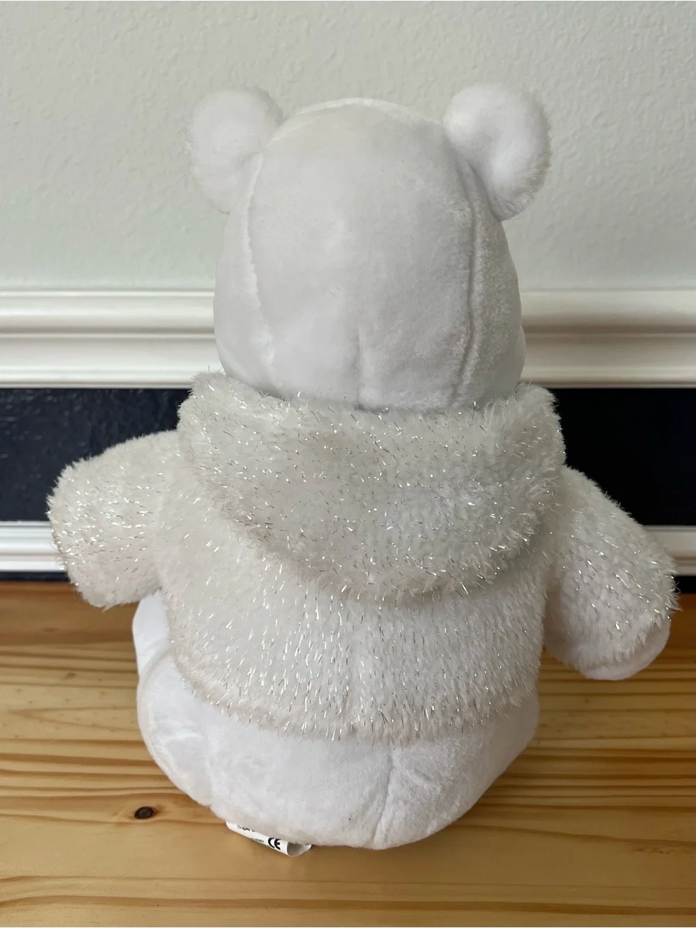 Disney Store Exclusive Winnie the Pooh Snowflake Pals All White Christmas Winter